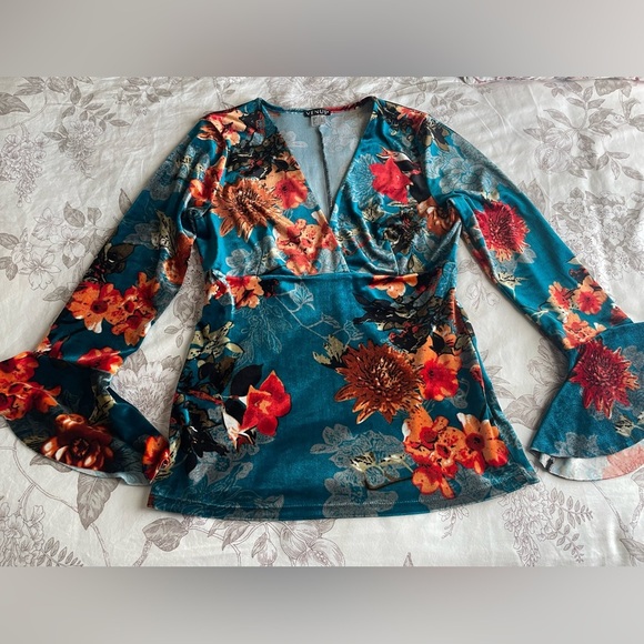 Venus Floral Velvet Surplice Babydoll Flare Sleeve Top Medium Fairy Boho Office - Picture 1 of 9